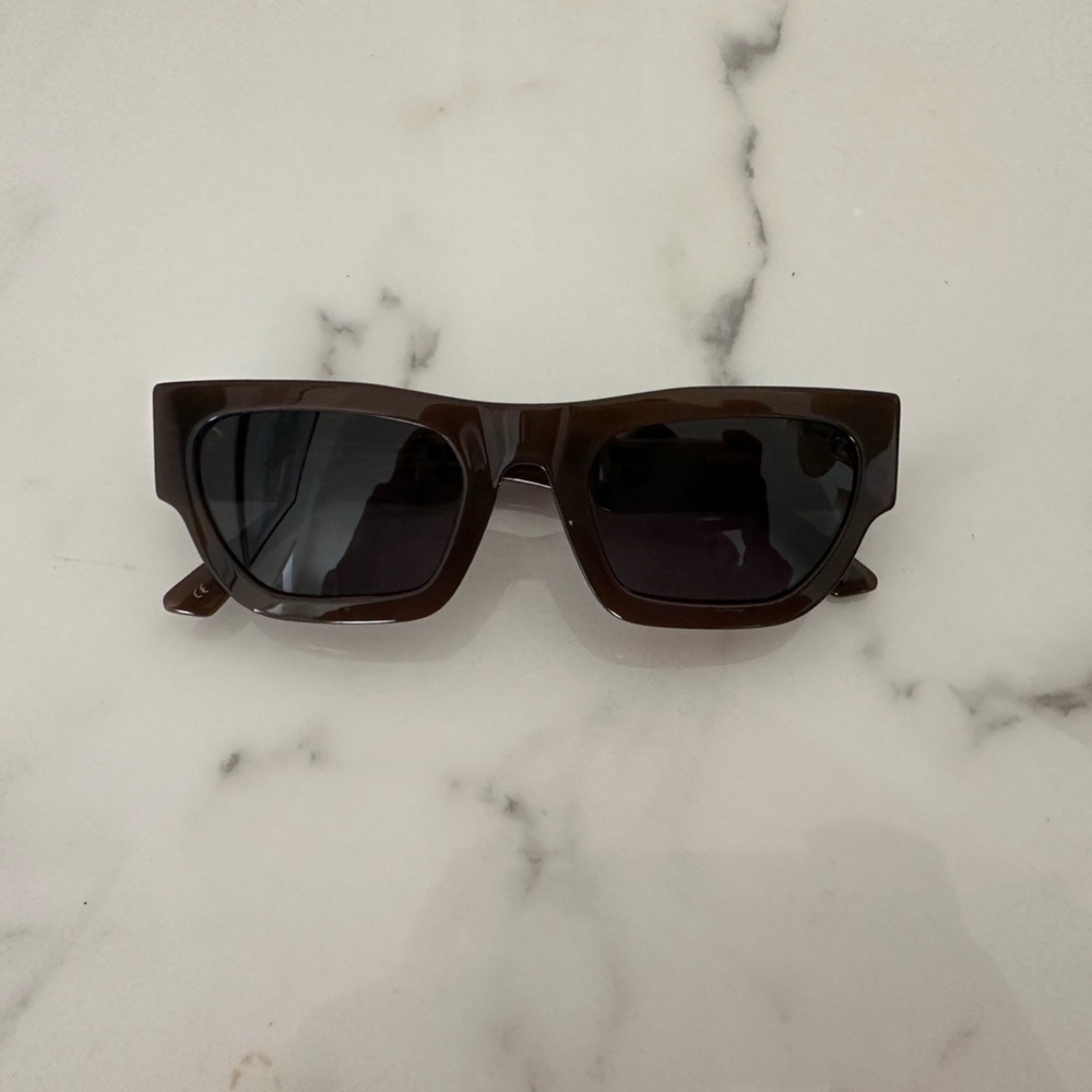 Vehla Finn Sunglasses in Coco/Smoke